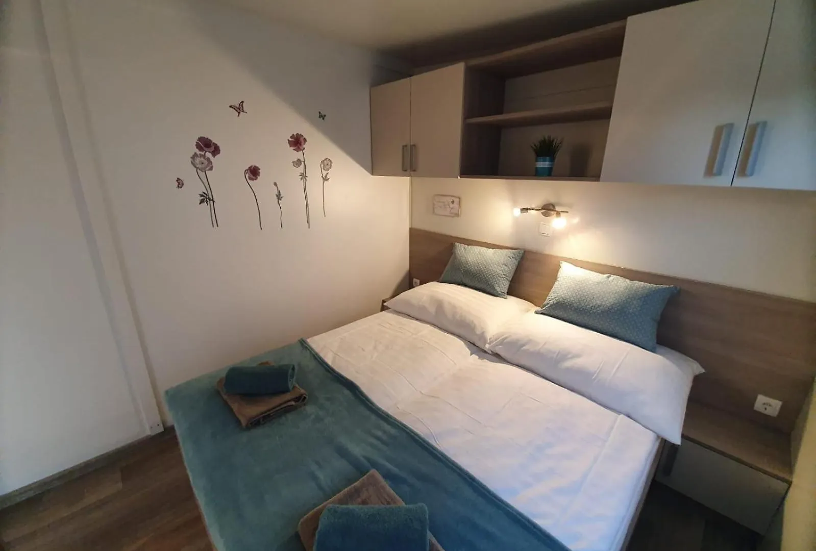 Mobile Home M&M Drage